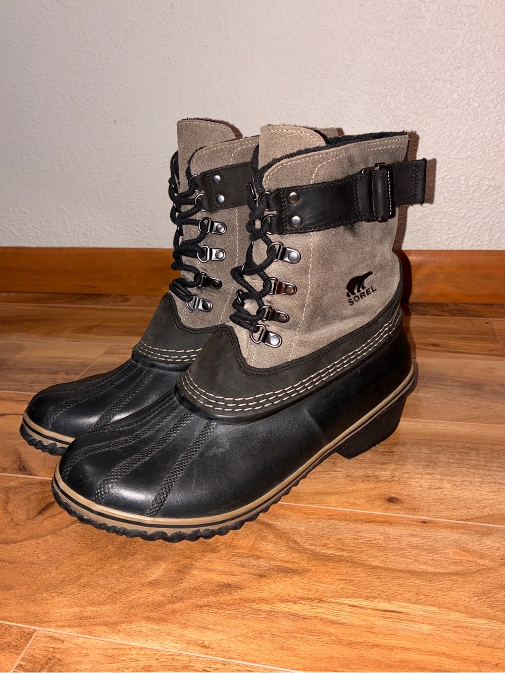 Sorel Women’s Fancy Lace II Black Gray Waterproof Winter Cold Boots- size 12